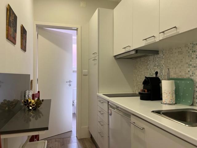 Fantastic 1 Bedroom Apartment At Roma Avenue - 1B Lisboa Екстериор снимка